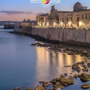 made-in-ortigia-apartments.sicilyhotelsitaly.net/